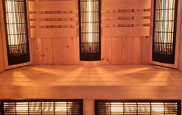 V každém apartmánu je sauna, buď infrasauna s kvalitními Vitae zářiči nebo finská