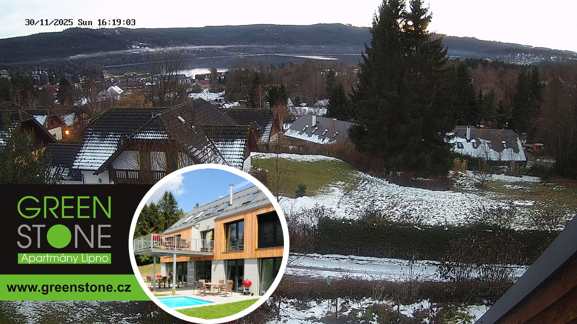 Aktuální záběr z kamery umístěné na našem apartmánovém domě Green Stone Lipno